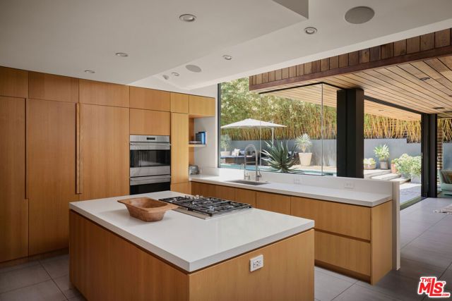 8970 Wonderland Park Avenue, Los Angeles, CA 90046