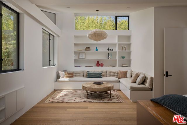 8970 Wonderland Park Avenue, Los Angeles, CA 90046