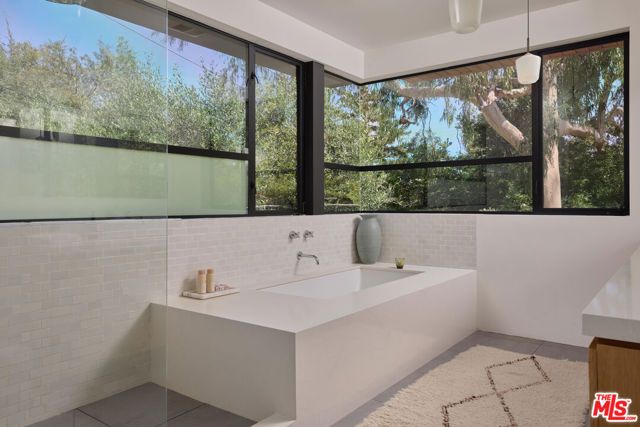 8970 Wonderland Park Avenue, Los Angeles, CA 90046