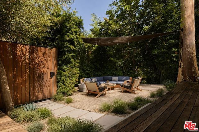 8970 Wonderland Park Avenue, Los Angeles, CA 90046