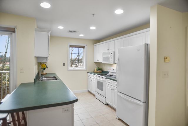 59 Cluff Rd Unit 42, Salem, NH 03079