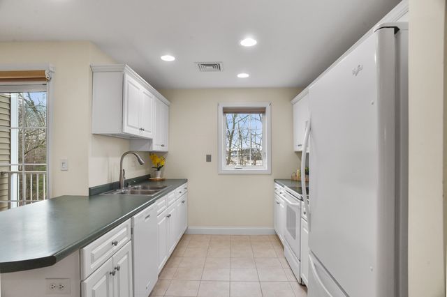 59 Cluff Rd Unit 42, Salem, NH 03079