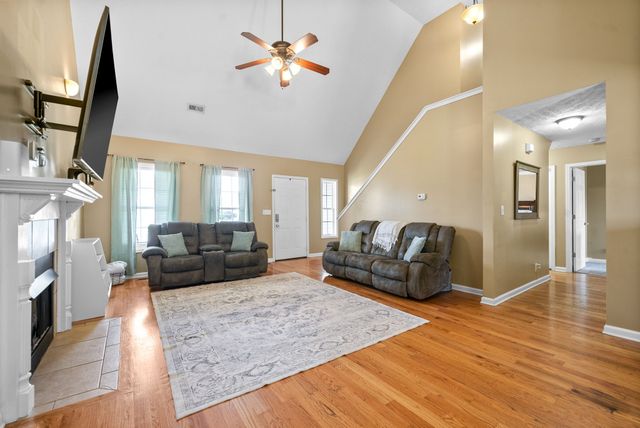 3426 Foxrun Ln, Clarksville, TN 37042