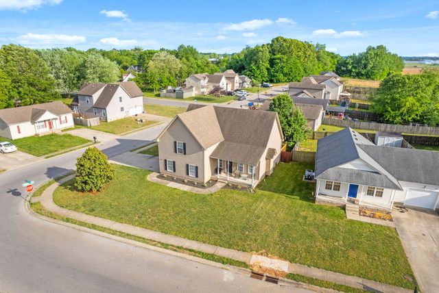 3426 Foxrun Ln, Clarksville, TN 37042