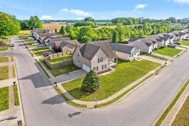 3426 Foxrun Ln, Clarksville, TN 37042