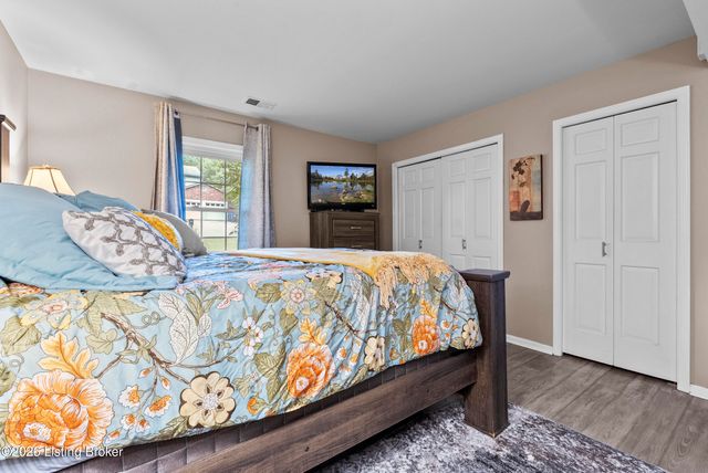404 Timberlake Trail, Louisville, KY 40245