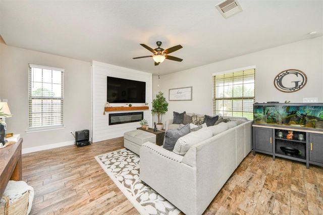 701 Avenue H, South Houston, TX 77587