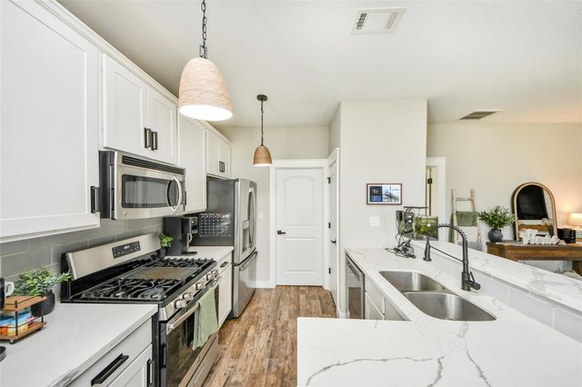 701 Avenue H, South Houston, TX 77587