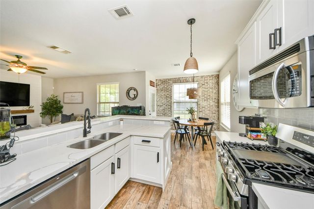 701 Avenue H, South Houston, TX 77587