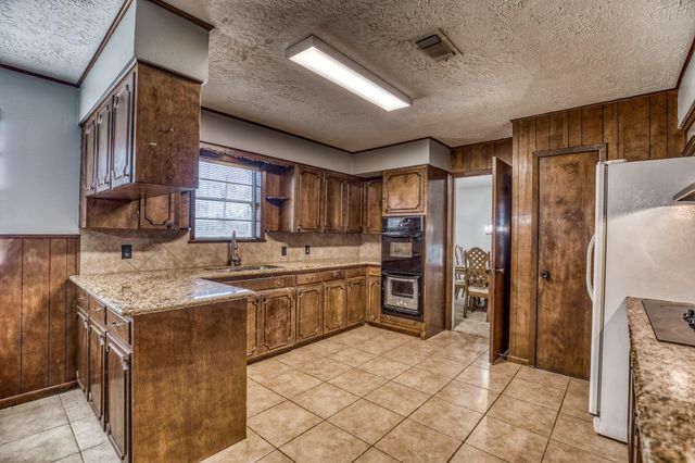 1687 Eagle Lake Road, Sealy, TX 77474