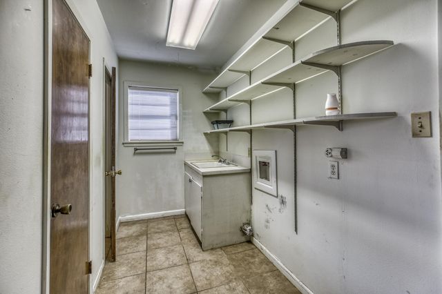 1687 Eagle Lake Road, Sealy, TX 77474