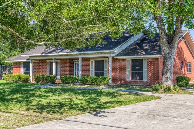 1687 Eagle Lake Road, Sealy, TX 77474