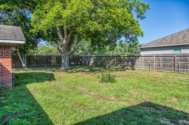 1687 Eagle Lake Road, Sealy, TX 77474