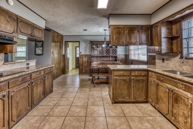 1687 Eagle Lake Road, Sealy, TX 77474