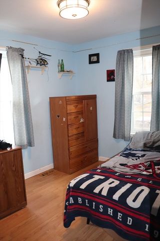 4 Grove St, Westford, MA 01886