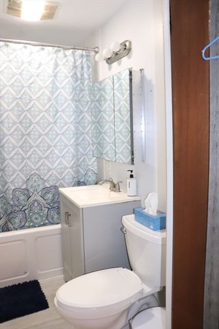 4 Grove St, Westford, MA 01886