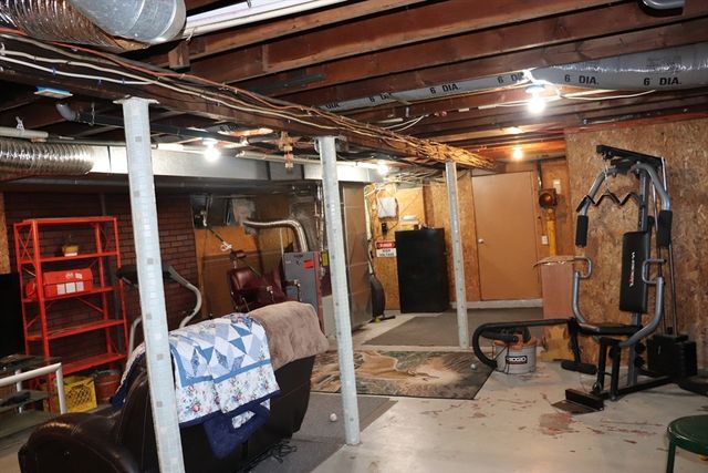 4 Grove St, Westford, MA 01886