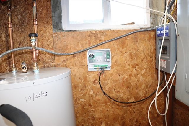 4 Grove St, Westford, MA 01886