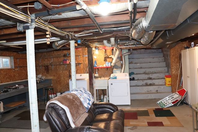 4 Grove St, Westford, MA 01886