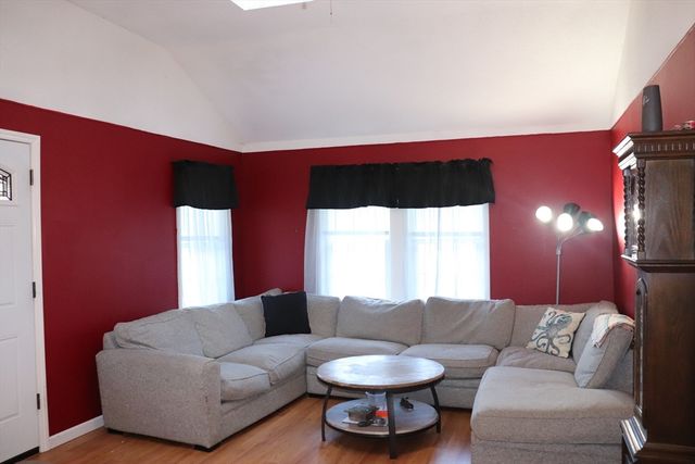 4 Grove St, Westford, MA 01886