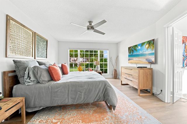 17070 Boca Club Boulevard 1, Boca Raton, FL 33487