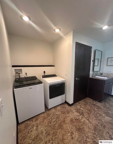 7406 66th Street, Nehawka, NE 68413