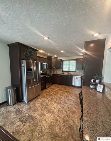 7406 66th Street, Nehawka, NE 68413