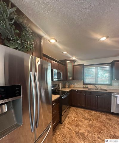 7406 66th Street, Nehawka, NE 68413