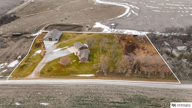 7406 66th Street, Nehawka, NE 68413