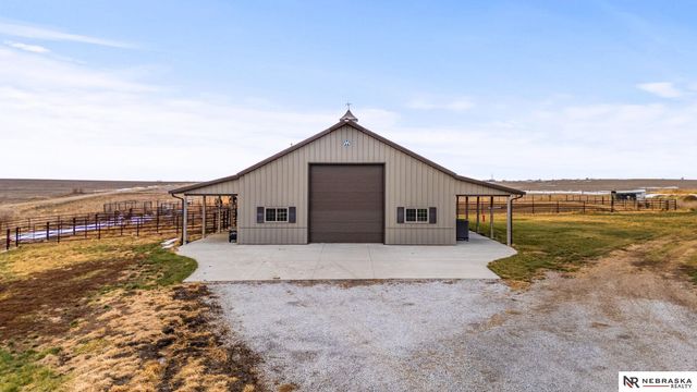 7406 66th Street, Nehawka, NE 68413