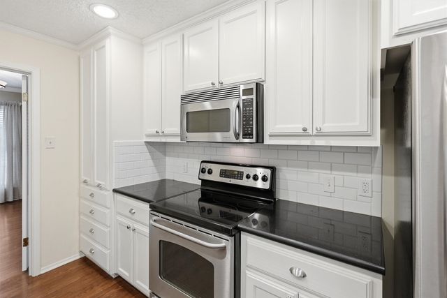 4455 Chedlea Avenue, Fort Worth, TX 76133