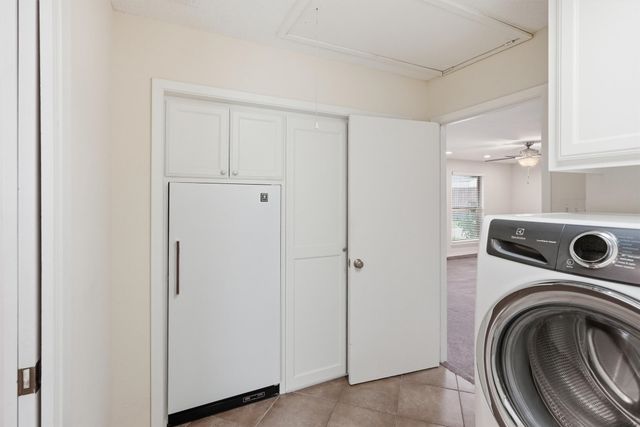 4455 Chedlea Avenue, Fort Worth, TX 76133