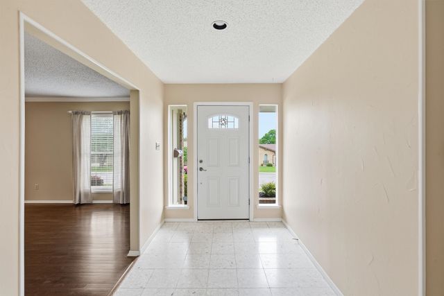 4455 Chedlea Avenue, Fort Worth, TX 76133
