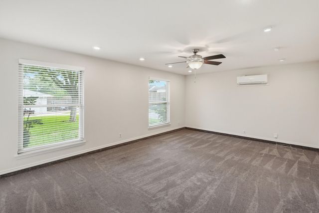 4455 Chedlea Avenue, Fort Worth, TX 76133