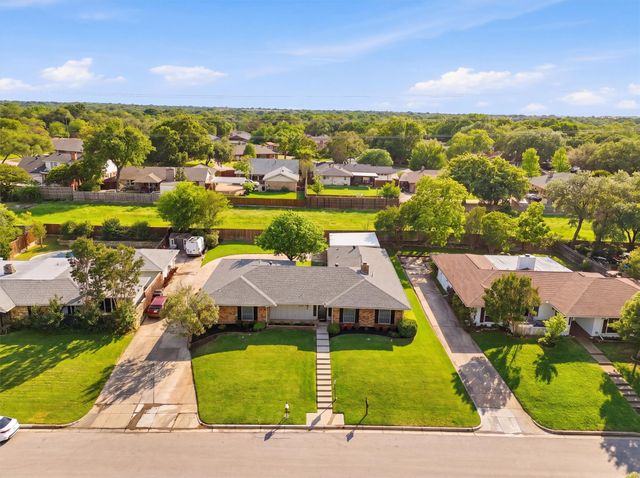 4455 Chedlea Avenue, Fort Worth, TX 76133