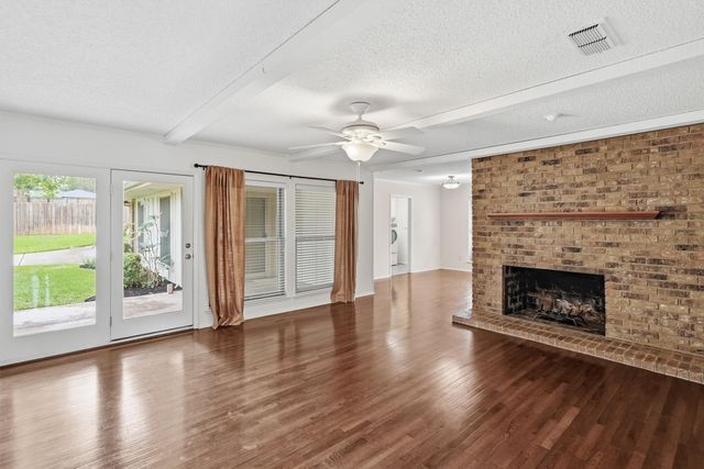 4455 Chedlea Avenue, Fort Worth, TX 76133
