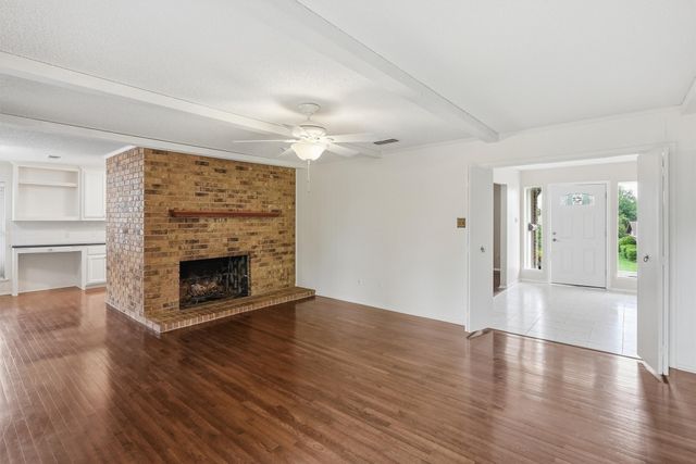 4455 Chedlea Avenue, Fort Worth, TX 76133
