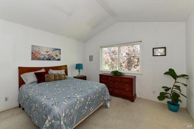 1106 Noyo Pl, Santa Rosa, CA 95401