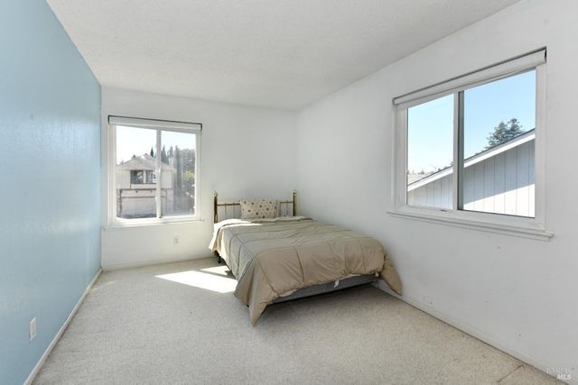 1106 Noyo Pl, Santa Rosa, CA 95401