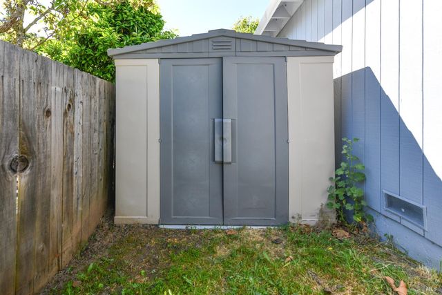 1106 Noyo Pl, Santa Rosa, CA 95401