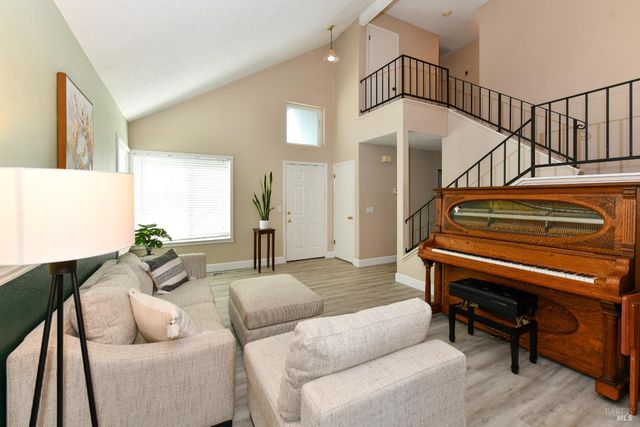 1106 Noyo Pl, Santa Rosa, CA 95401