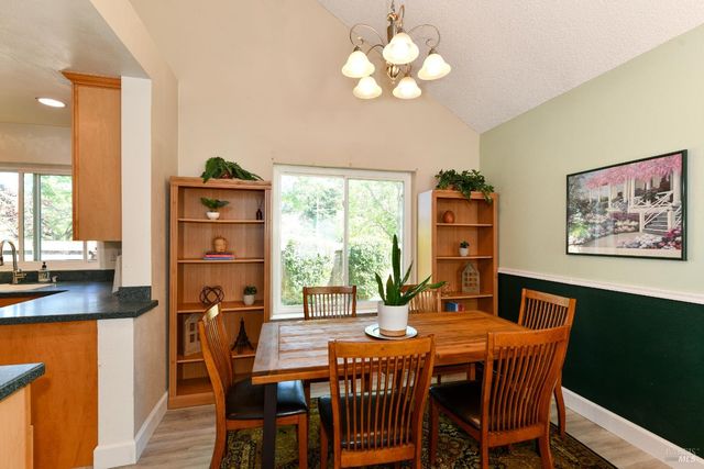 1106 Noyo Pl, Santa Rosa, CA 95401