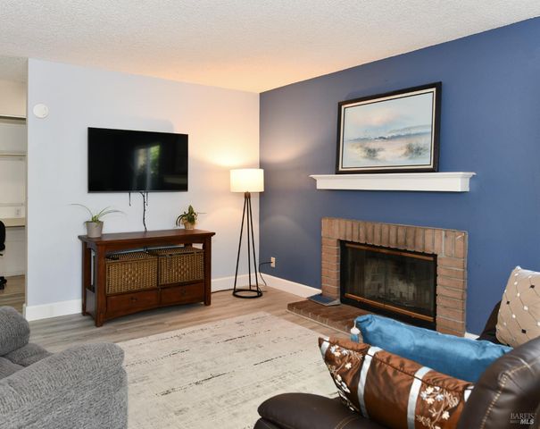 1106 Noyo Pl, Santa Rosa, CA 95401