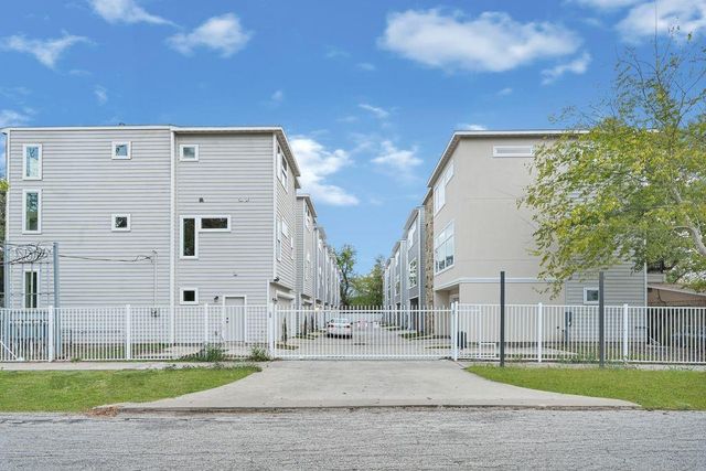 6719 Saint Augustine Street, Houston, TX 77021