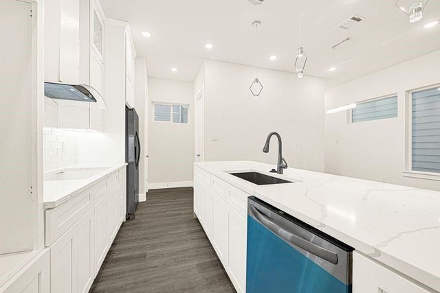 6719 Saint Augustine Street, Houston, TX 77021