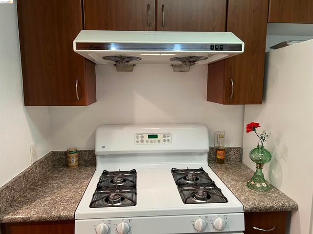 989 Franklin Street 307, Oakland, CA 94607
