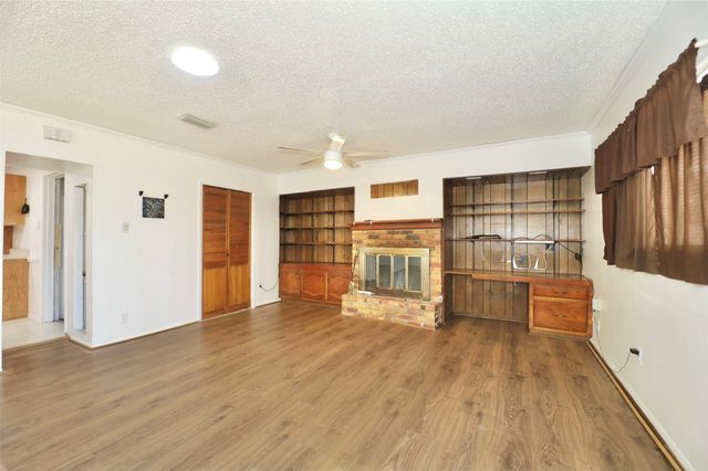 1914 Del Oak Drive, Mesquite, TX 75149