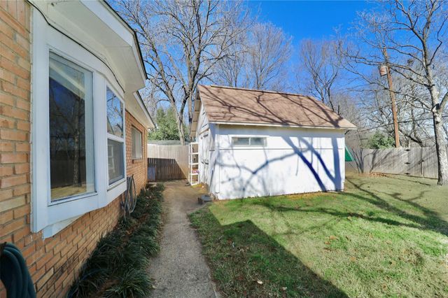 1914 Del Oak Drive, Mesquite, TX 75149