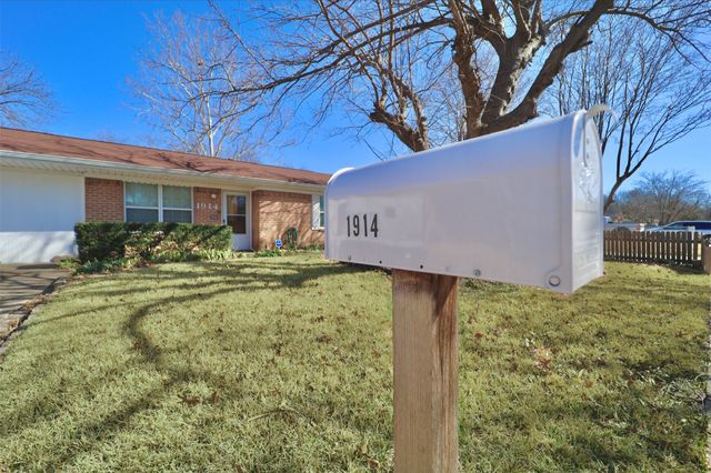 1914 Del Oak Drive, Mesquite, TX 75149