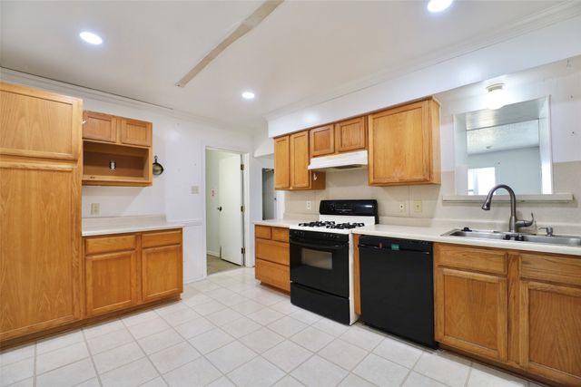 1914 Del Oak Drive, Mesquite, TX 75149